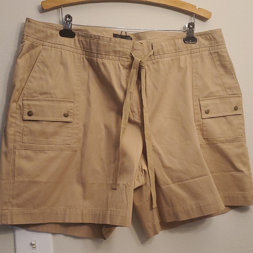 Talbots Ladie's Tan Cargo Shorts